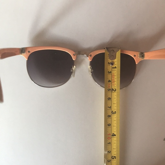 BRAND NEW Sunglasses | cool for the summer - Picture 4 of 4
